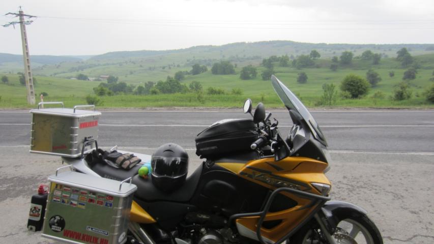 Májusi motorozás